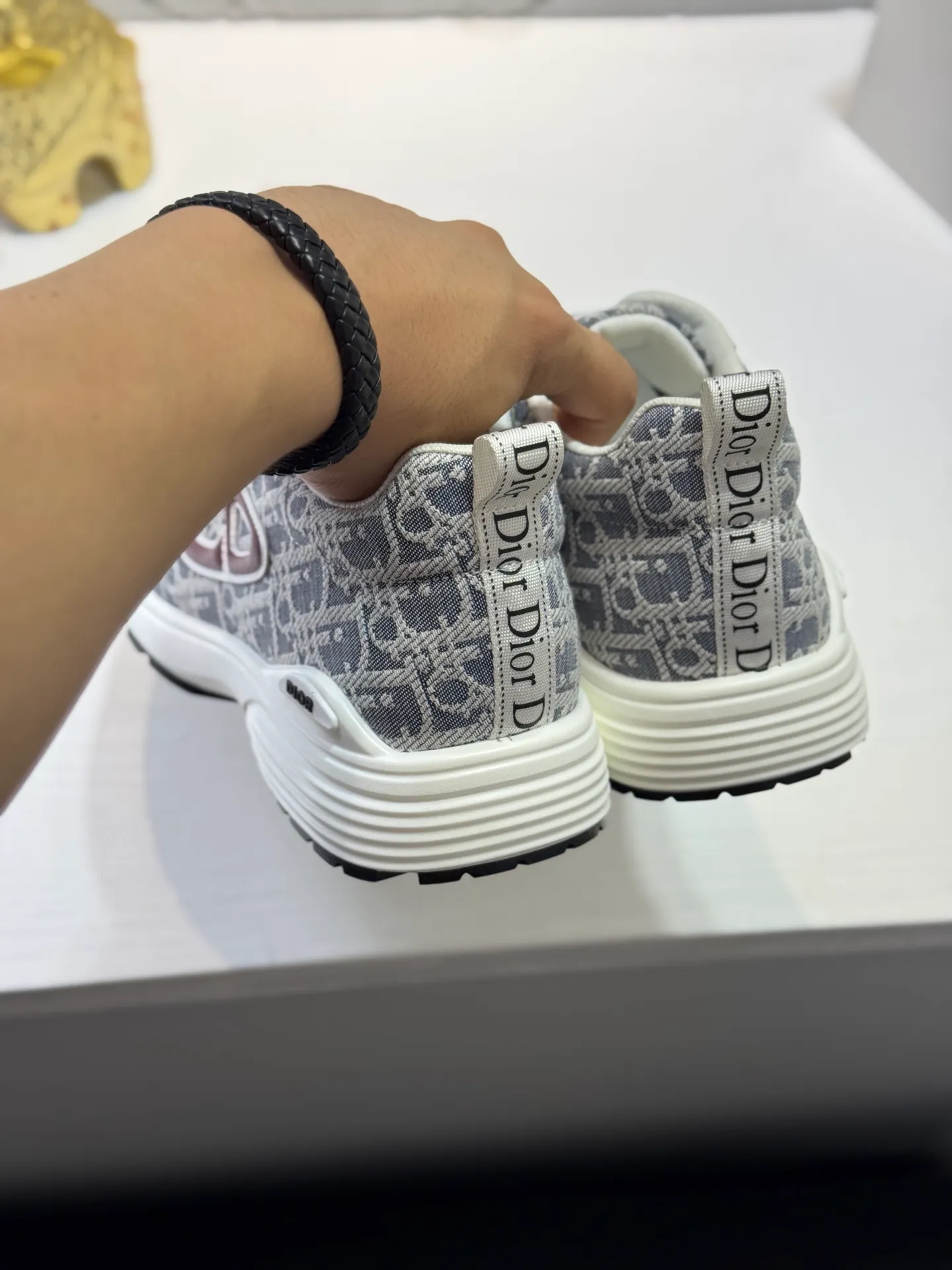 Men's shoes 💰420 [New style] 🏵️🏵️Original quality! Dior🔥Christan Dior (Dior) hot style [new style]⚠⚠️Top purchasing agent🔍🔍Men's HK counters are on sale simultaneously. Sole: The original sole is specially provided by the original factory. The exclusive movable molded sole is super comfortable. The original factory follows the order. 🔍🔍The high-quality multi-color splicing design is exquisite and unique, with canvas upper and mesh lining💪Details determine the quality. We only make shoes with care. You can go in and out of the counter at will. Welcome to compare🇮🇹Size: 38-44 (45 customized)
